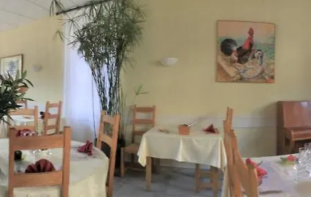 Restaurant Les Touristes فال لي با