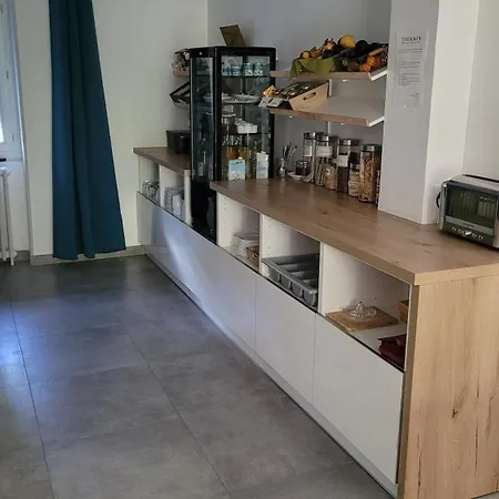 Restaurant Les Touristes فندق 2*