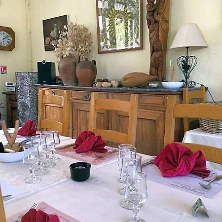 Hotel Restaurant Les Touristes 2*
